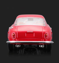 Load image into Gallery viewer, Bburago 1:24 250GT Berlinetta Passo Corto Racing Sports Model Toy Metal Car
