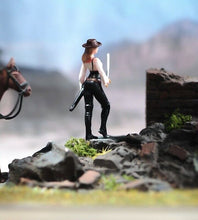Load image into Gallery viewer, 1:64 Painted Unpainted Figure Model Miniature Resin Diorama Sand Sword Girl Lady
