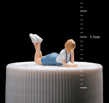 Load image into Gallery viewer, 1:64 Painted Figure Mini Model Miniature Resin Diorama Sand Lying Couple Relaxe New Scene
