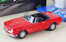 Load image into Gallery viewer, WELLY 1:24 1960 Romeo 2600 Spider Convertible Sports Model Diecast Metal Car
