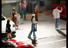 Load image into Gallery viewer, 1:64 Painted Figure Model Miniature Resin Diorama Toy Sand Walking Pretty Girl
