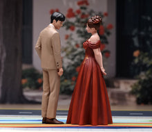 Load image into Gallery viewer, 1:24 Painted Figure Model Miniature Resin Diorama Formal Dress Couple Wedding
