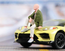 Load image into Gallery viewer, 1:64 Painted Figure Mini Model Miniature Resin Diorama Sand Sitting Posture Man
