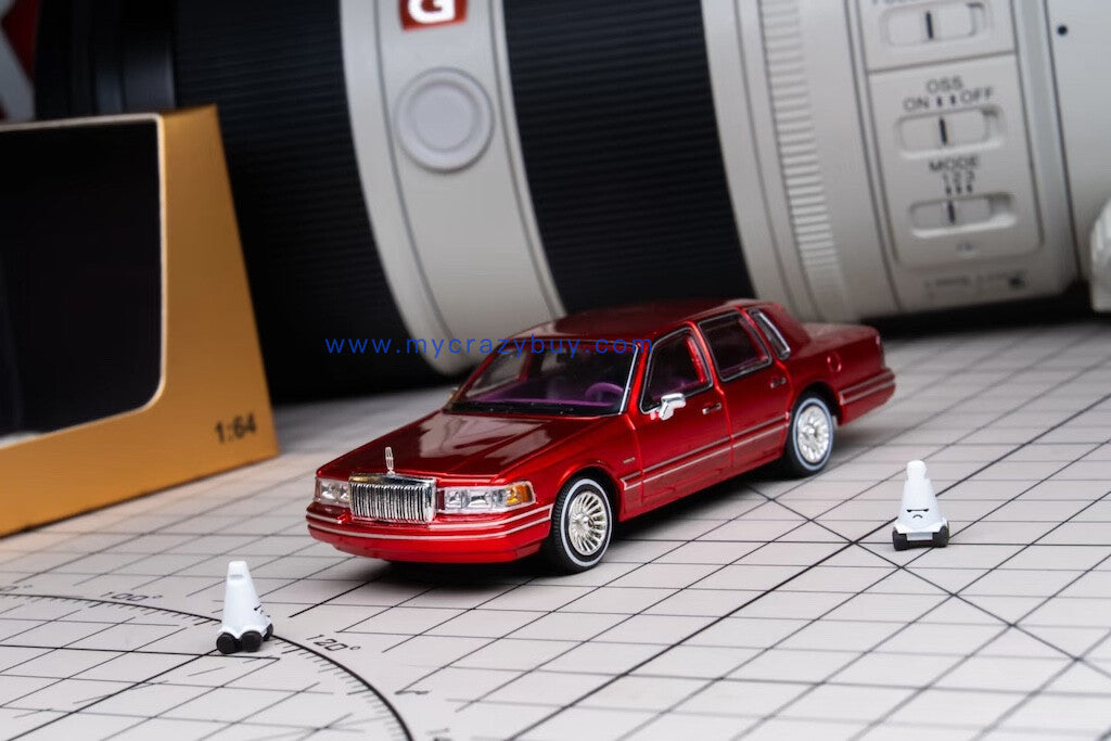 MK 1:64 Red HEC Lincoln Town Car Luxury Sedan Model Diecast Metal Car New Collection