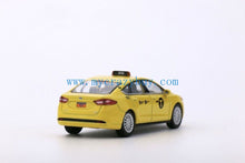 Load image into Gallery viewer, 1:64 596Model 2013 Mondeo Fusion Sedan NY Taxi Model Diecast Metal Car New Collection
