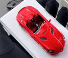Load image into Gallery viewer, Nameless 1:64 APA Red SLR Stirling Moss Sports Model Diecast Resin Car New Collection
