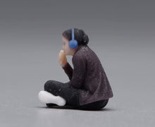 Load image into Gallery viewer, 1:64 Painted Figure Model Miniature Resin Diorama Headset Girl Eating Ice cream
