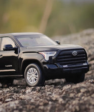 Load image into Gallery viewer, Masdi 1:64 2022 Black Tundra Pickup Truck Sports Model Diecast Metal Car New Collection
