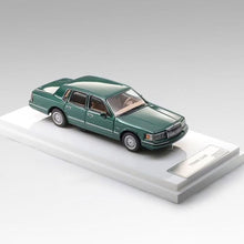 Load image into Gallery viewer, MK 1:64 Green 1992 Town Car Cartier Sedan Model Diecast Metal Car Box New Collection
