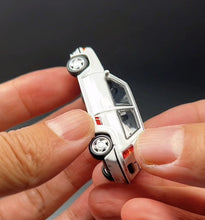 Load image into Gallery viewer, Masdi 1:64 APA White 5 GT Turbo Classic Sports Model Diecast Metal Car New Collection
