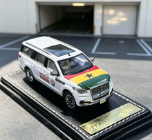 Load image into Gallery viewer, WTX 1:64 White Flag Navigator L Full Sized SUV Sport Model Diecast Metal Car
