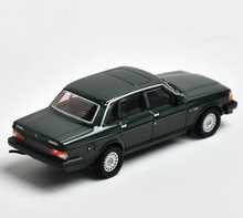 Load image into Gallery viewer, IM 1:87 Green Volvo 240 GL Saloon Sedan Sports Model Diecast Resin Car New Collection
