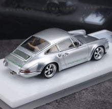 Load image into Gallery viewer, Zincit 1:43 Silver Singer Coupe Classic Sports Model Diecast Metal Car Box New Collection

