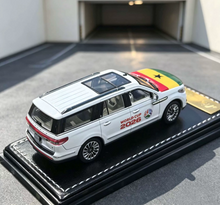 Load image into Gallery viewer, WTX 1:64 White Flag Navigator L Full Sized SUV Sport Model Diecast Metal Car
