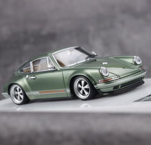 Load image into Gallery viewer, Zincit 1:43 Green Singer Coupe Classic Sports Model Diecast Metal Car Box New Collection
