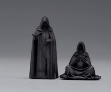 Load image into Gallery viewer, 1:64 Painted Figure Model Miniature Resin Diorama Black Dark Wizard Set
