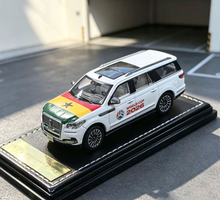Load image into Gallery viewer, WTX 1:64 White Flag Navigator L Full Sized SUV Sport Model Diecast Metal Car

