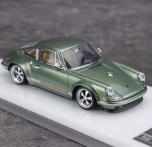 Load image into Gallery viewer, Zincit 1:43 Green Singer Coupe Classic Sports Model Diecast Metal Car Box New Collection
