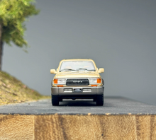 Load image into Gallery viewer, Masdi 1:64 1994 Gold Land Cruiser LC80 ORV Sports Model Diecast Metal Car New Collection

