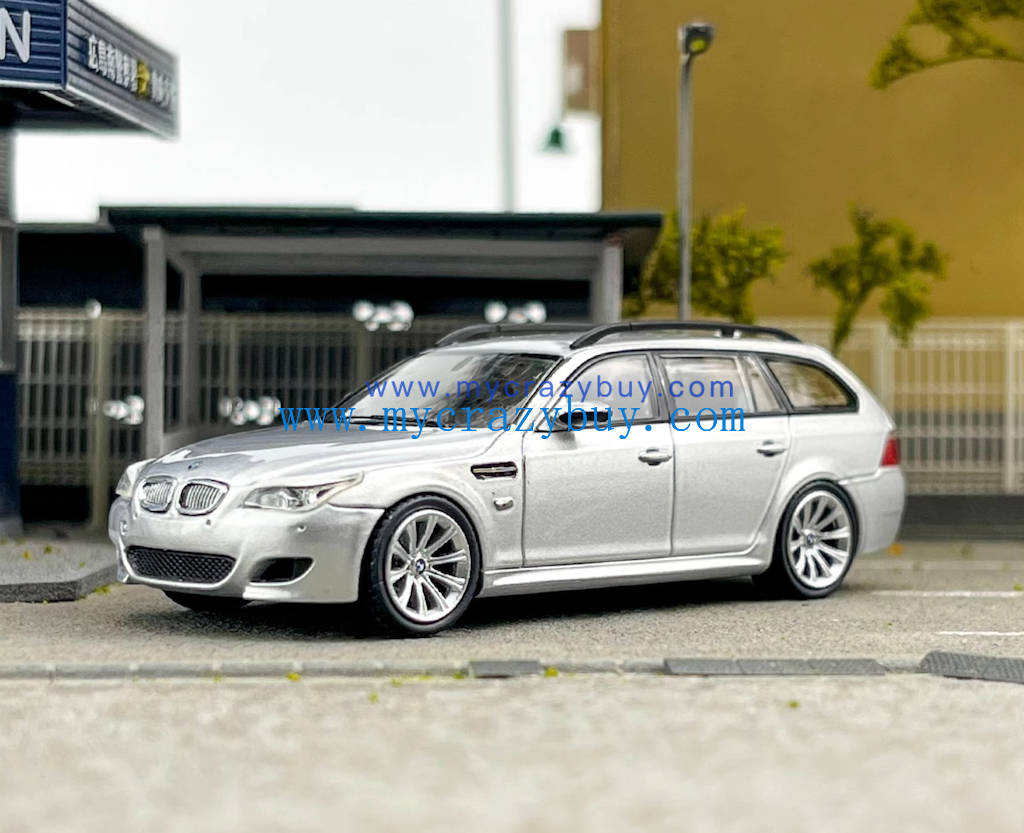 King 1:64 Silver M5 E60 Wagon Sports Model Diecast Metal Car New Collection