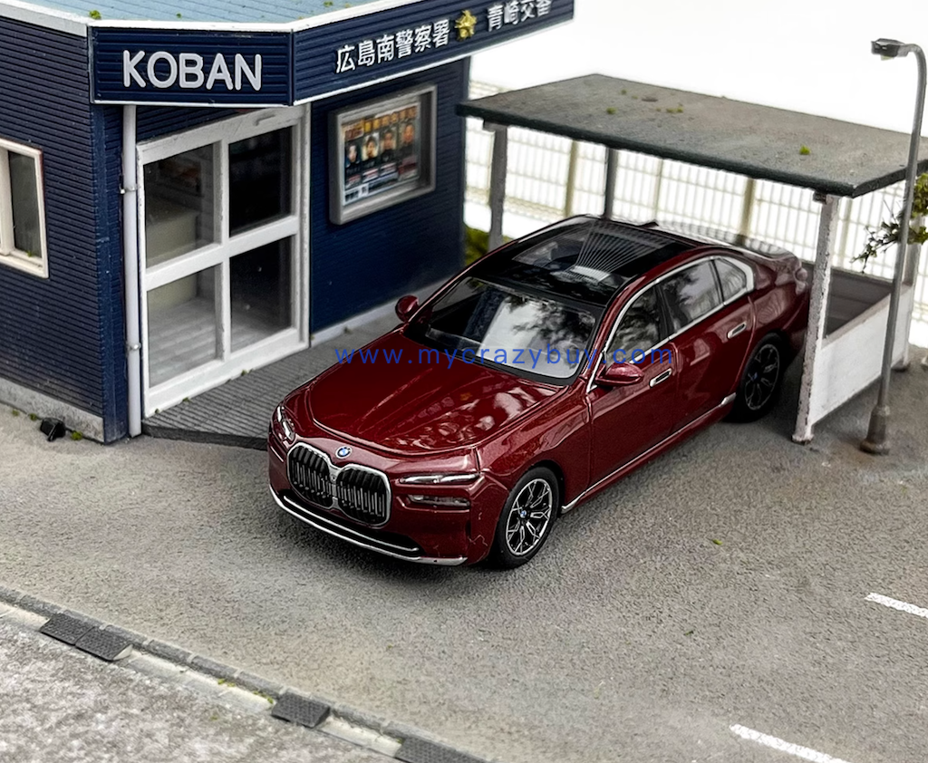 MINIGT 1:64 Red BMW i7 xDrive 60 Aventurin Luxury Model Diecast Metal Car New Collection