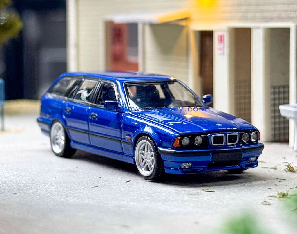 Mortal 1:64 Blue E34 Touring Wagon Standard Sports Model Diecast Metal Car New Collection