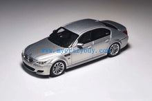 Load image into Gallery viewer, King 1:64 Silver M5 E60 Sedan Sports Model Diecast Metal Car New Collection
