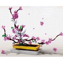 Load image into Gallery viewer, 600PCS MOC Everlasting Lilac Flower Floral With Vase Model Toy Building Block Brick Gift Kids DIY Compatible Lego Display
