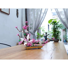 Load image into Gallery viewer, 600PCS MOC Everlasting Lilac Flower Floral With Vase Model Toy Building Block Brick Gift Kids DIY Compatible Lego Display
