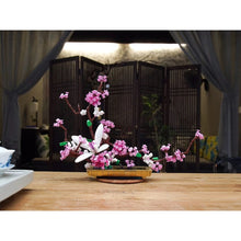 Load image into Gallery viewer, 600PCS MOC Everlasting Lilac Flower Floral With Vase Model Toy Building Block Brick Gift Kids DIY Compatible Lego Display
