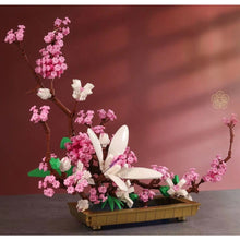 Load image into Gallery viewer, 600PCS MOC Everlasting Lilac Flower Floral With Vase Model Toy Building Block Brick Gift Kids DIY Compatible Lego Display
