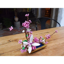 Load image into Gallery viewer, 600PCS MOC Everlasting Lilac Flower Floral With Vase Model Toy Building Block Brick Gift Kids DIY Compatible Lego Display
