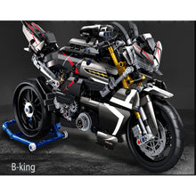 Load image into Gallery viewer, 1056PCS MOC Technic Speed B-King Motor Bike Motorcycle Model Toy Building Block Brick Gift Kids Compatible Lego
