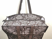Load image into Gallery viewer, Thirty One Super Organizing Zip Top Utility tote bag 31 Gift in Woodblock Floral
