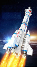 Load image into Gallery viewer, 904PCS NASA Spacecraft Ship Rocket Flight Building Blocks Figure Educational Toy Model Set Fully Compatible With Lego
