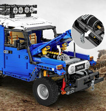 Load image into Gallery viewer, 2101PCS Static MOC Technic Land Cruiser FJ40 SUV Car Building Block Model Brick Fully Compatible With Lego
