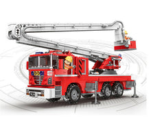 Load image into Gallery viewer, 751PCS MOC Elevating Fire Truck Engine Building Blocks Bricks Model Figure Educational Toy Fully
