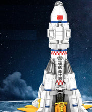 Load image into Gallery viewer, 444PCS Space Carrier Rocket Building Blocks Bricks Figures Model Educational Toy Fully
