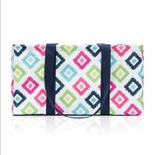 Load image into Gallery viewer, Thirty one Large Utility Tote Beach Picnic Laundry Basket Bag 31 Gift in Candy Corner
